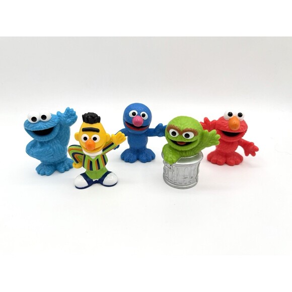 2013 Sesame Street Lot Workshop Plastic Figures Toys Elmo, Cookie Monster Oscar - Picture 1 of 4